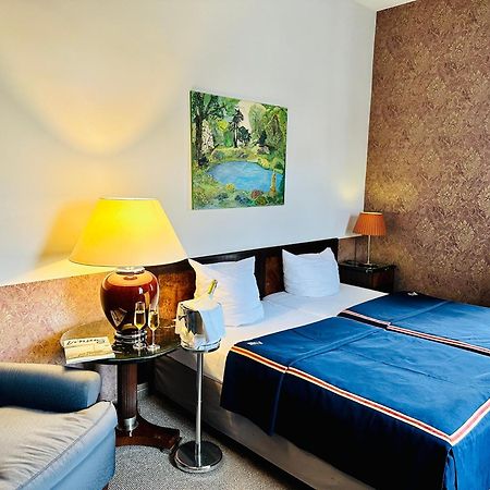 Zu Den Linden - Radebeul Pension Mit Restaurant Dış mekan fotoğraf