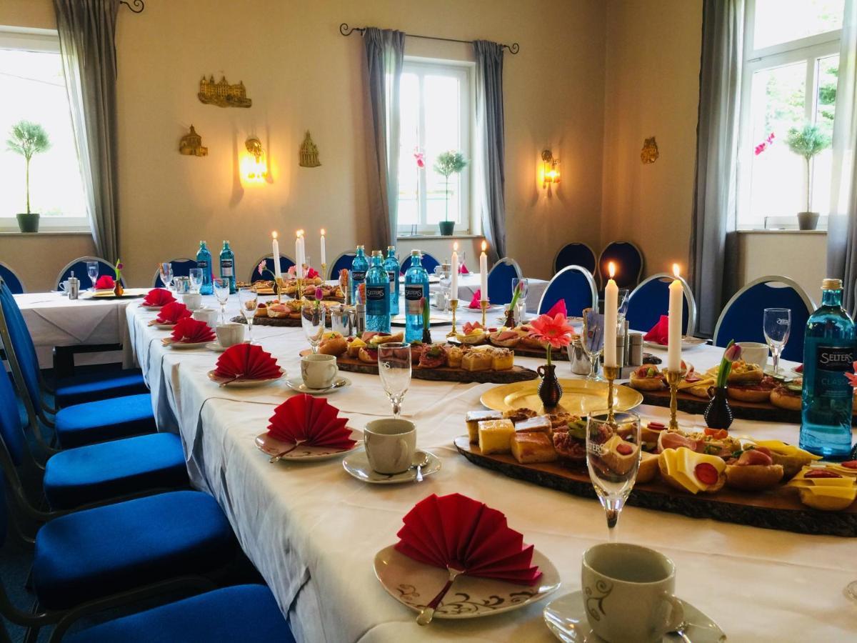 Zu Den Linden - Radebeul Pension Mit Restaurant Dış mekan fotoğraf