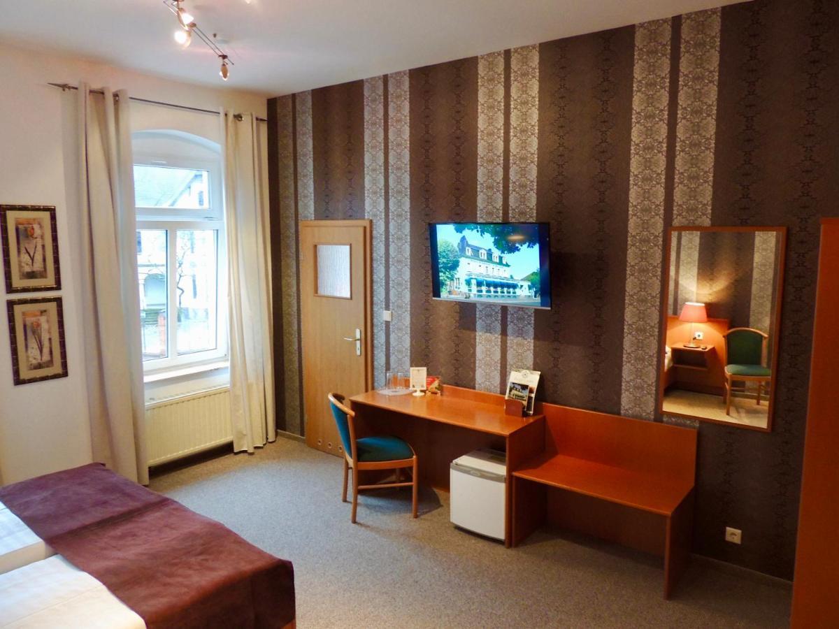 Zu Den Linden - Radebeul Pension Mit Restaurant Dış mekan fotoğraf