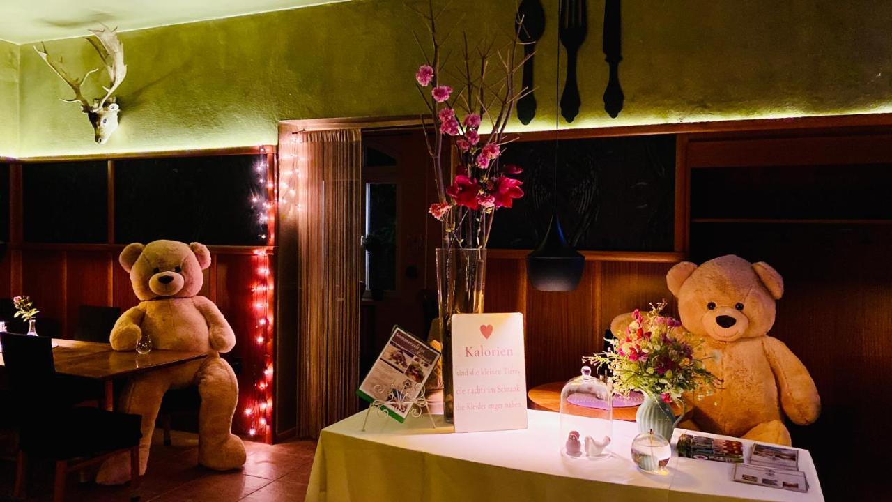 Zu Den Linden - Radebeul Pension Mit Restaurant Dış mekan fotoğraf