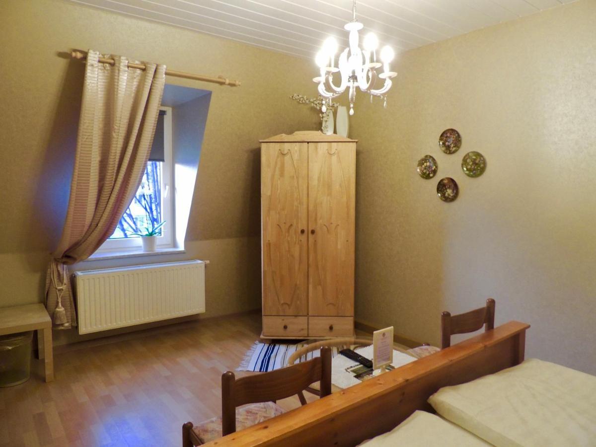 Zu Den Linden - Radebeul Pension Mit Restaurant Dış mekan fotoğraf