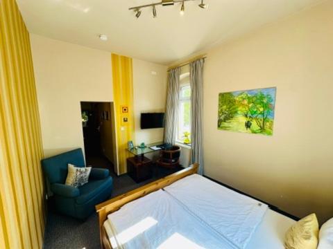 Zu Den Linden - Radebeul Pension Mit Restaurant Dış mekan fotoğraf